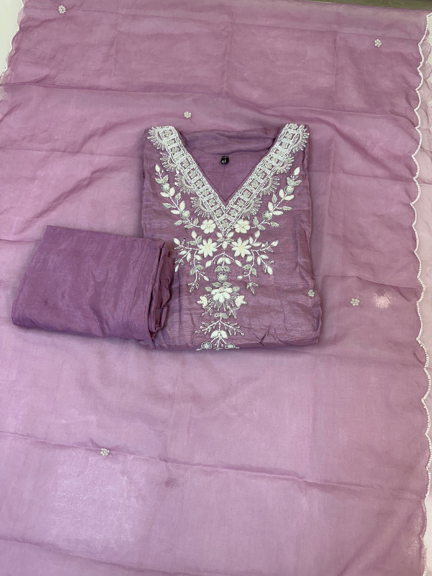 LILAC DOLA SILK 3 PIECE STRAIGHT FIT KURTI TOP WITH THREAD WORK AND ORGANZA DUPATTA