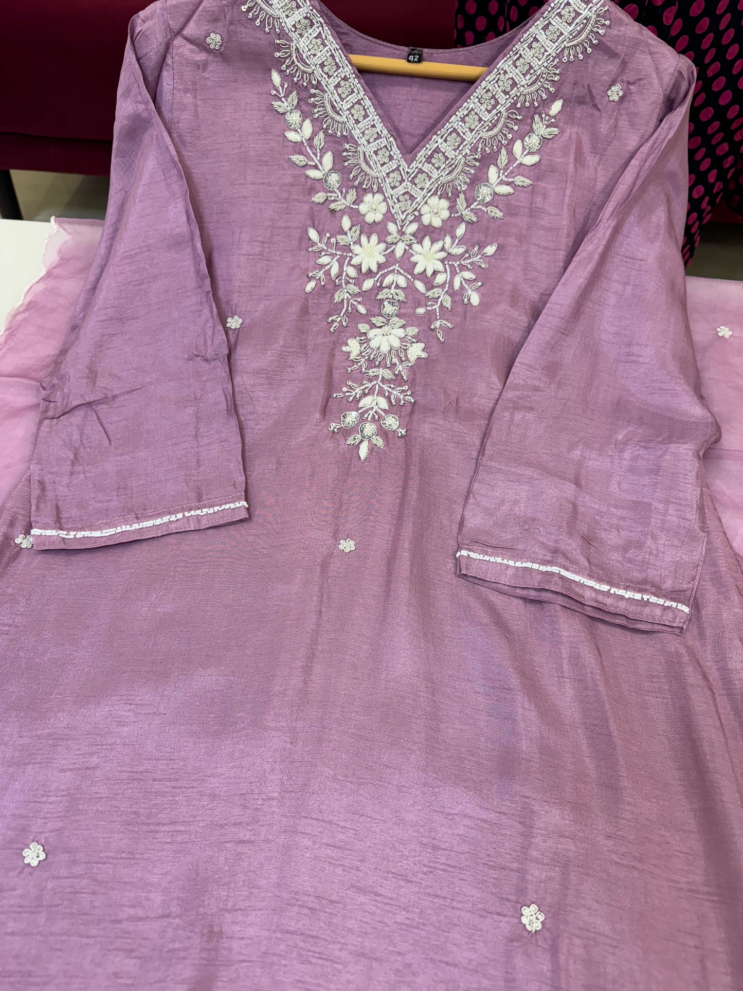 LILAC DOLA SILK 3 PIECE STRAIGHT FIT KURTI TOP WITH THREAD WORK AND ORGANZA DUPATTA